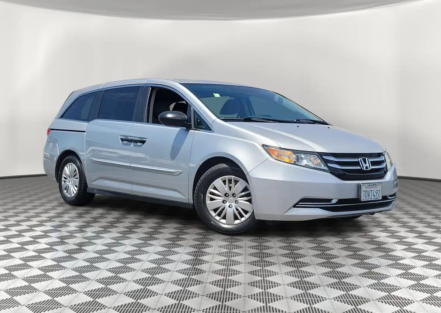 2014 Honda Odyssey LX's photo