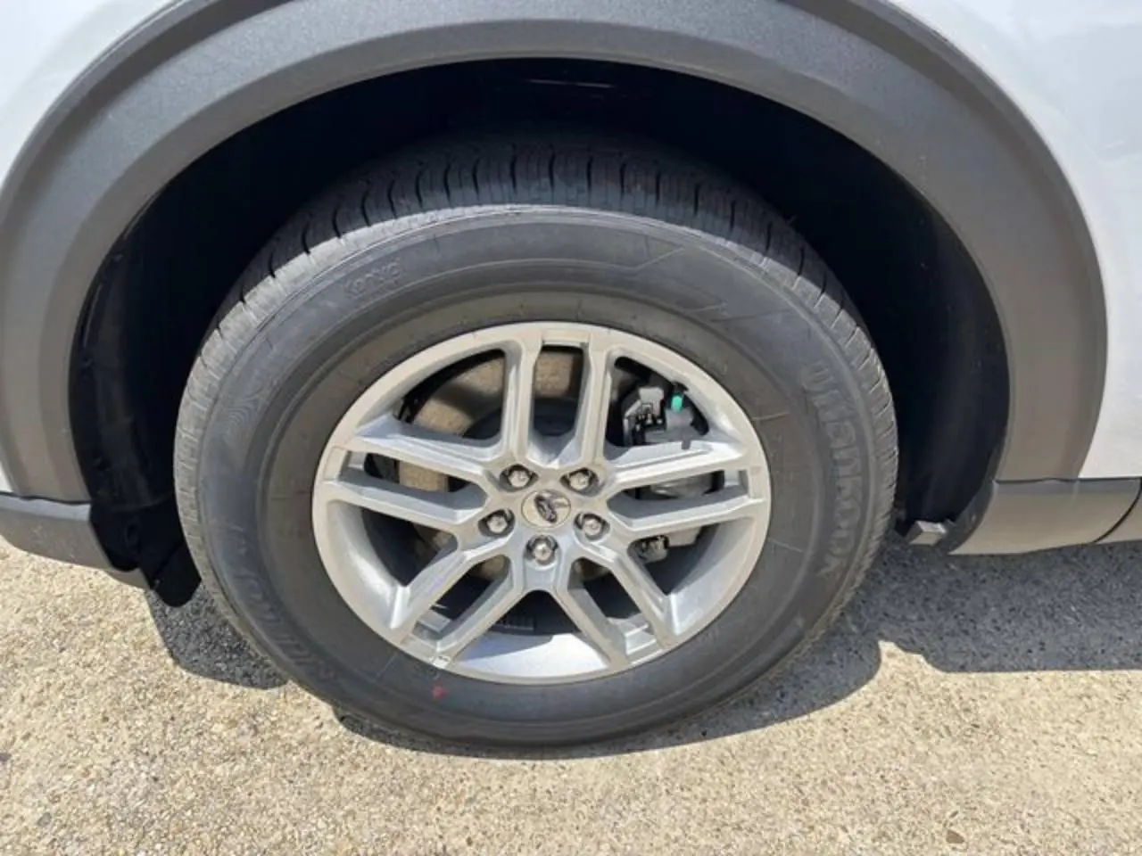 2026 Ford Explorer undefined photo 4