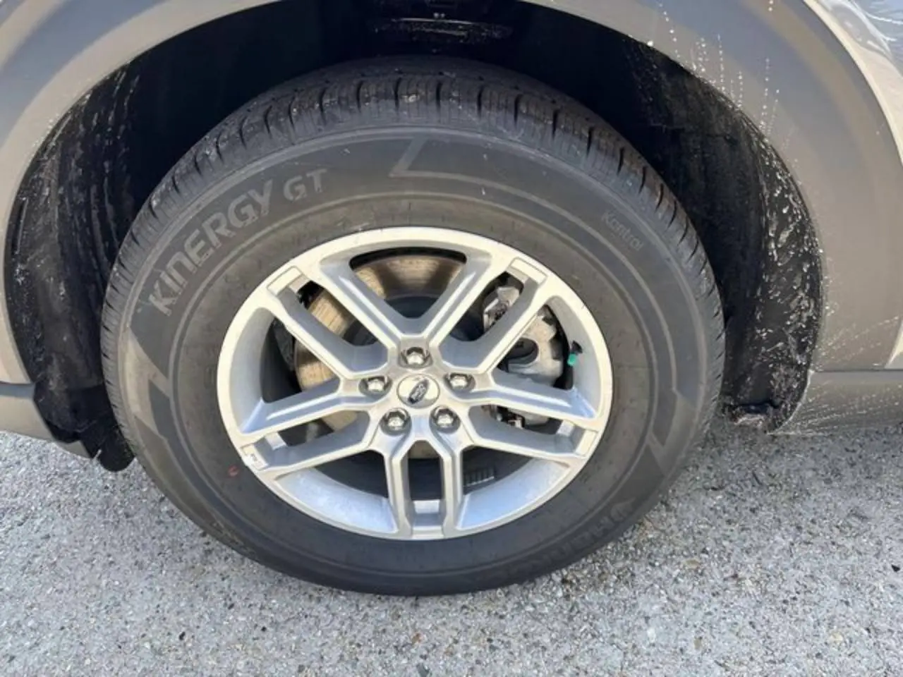 2026 Ford Explorer undefined photo 3