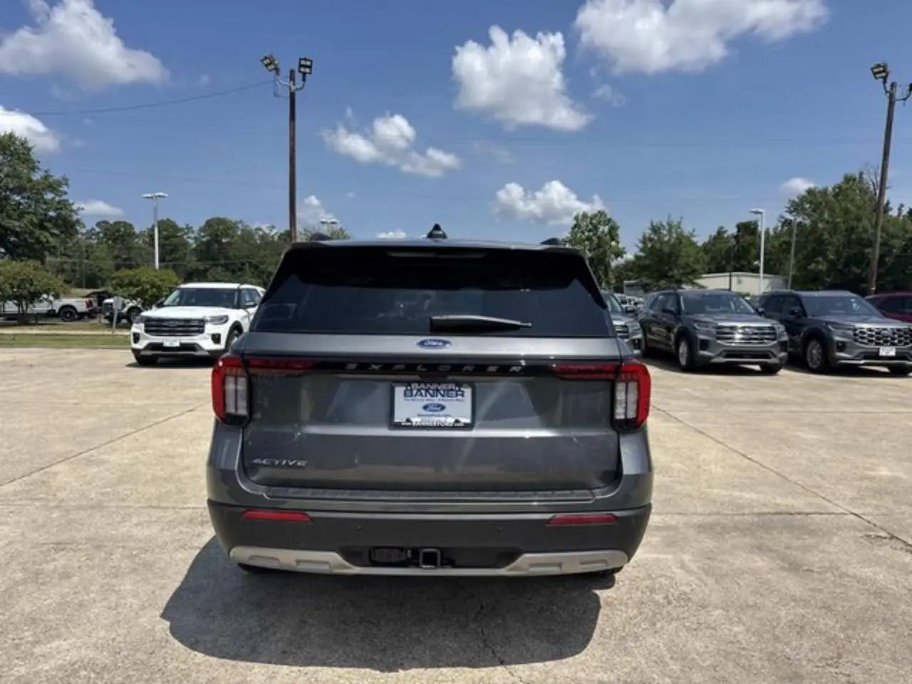 2026 Ford Explorer undefined photo 5
