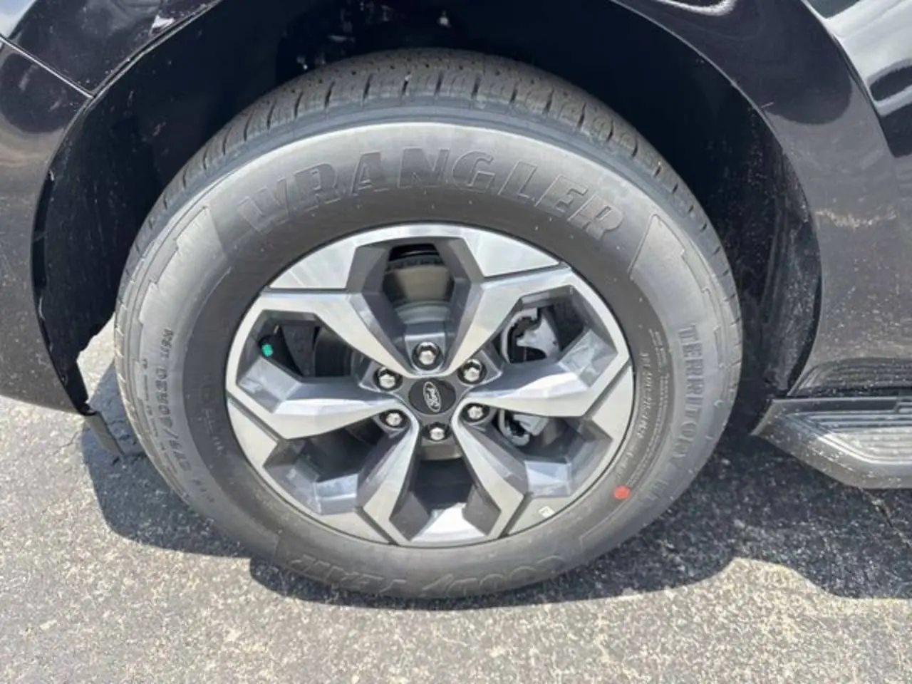 2027 Ford Expedition Active MAX photo 3