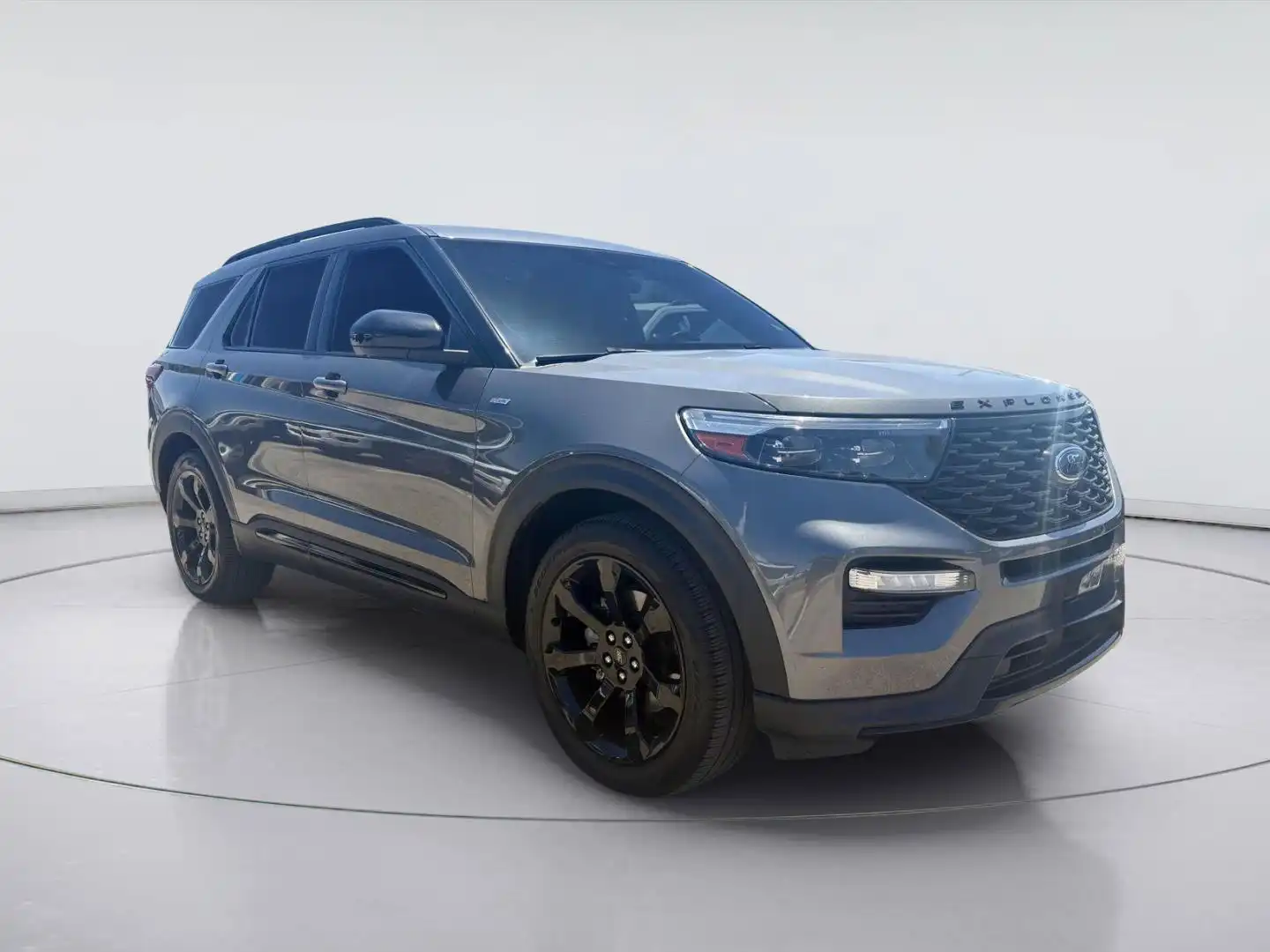 2023 Ford Explorer ST-LINE RWD's photo