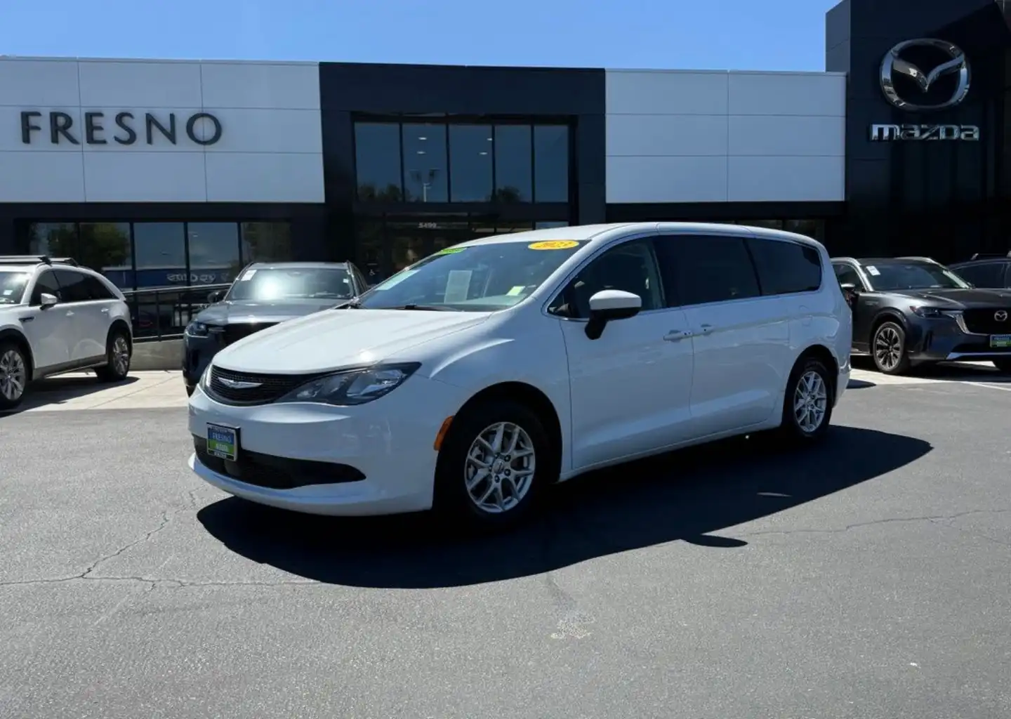 2023 Chrysler Voyager LX's photo