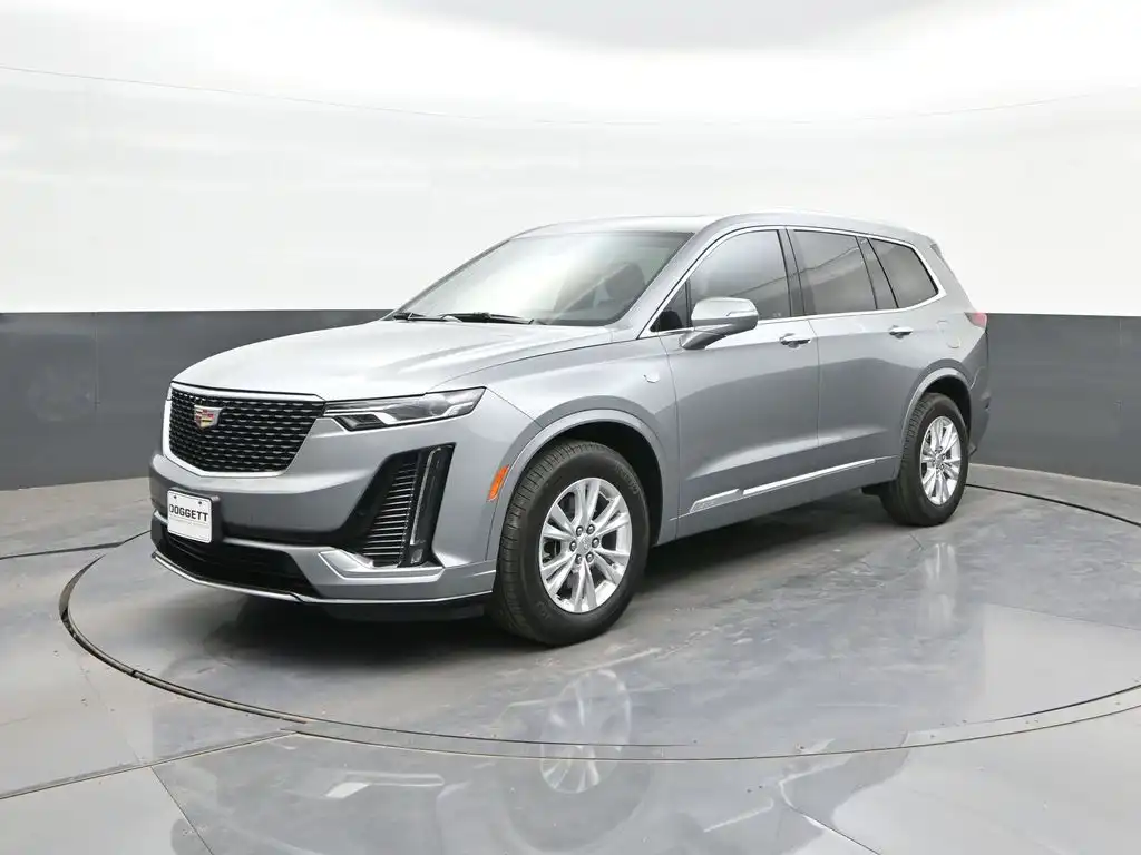 2025 Cadillac XT6 Luxury Auto's photo