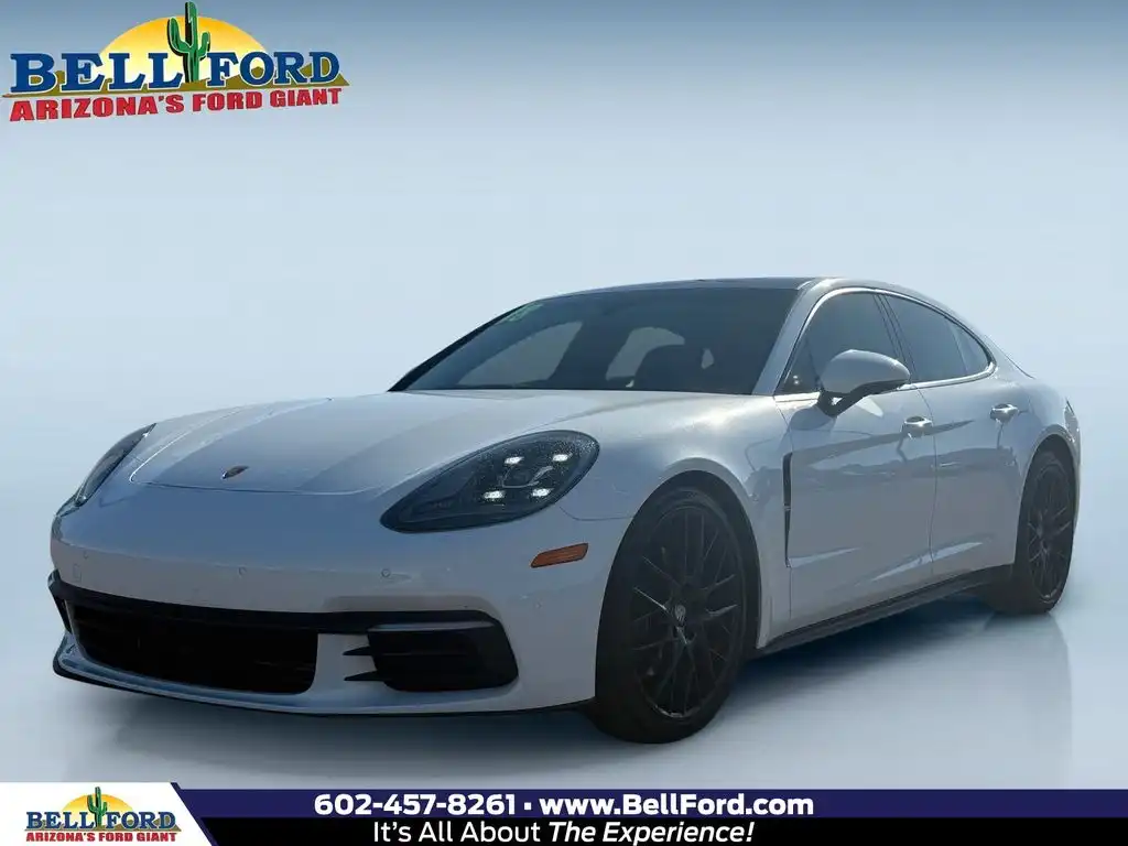 2018 Porsche Panamera Base's photo