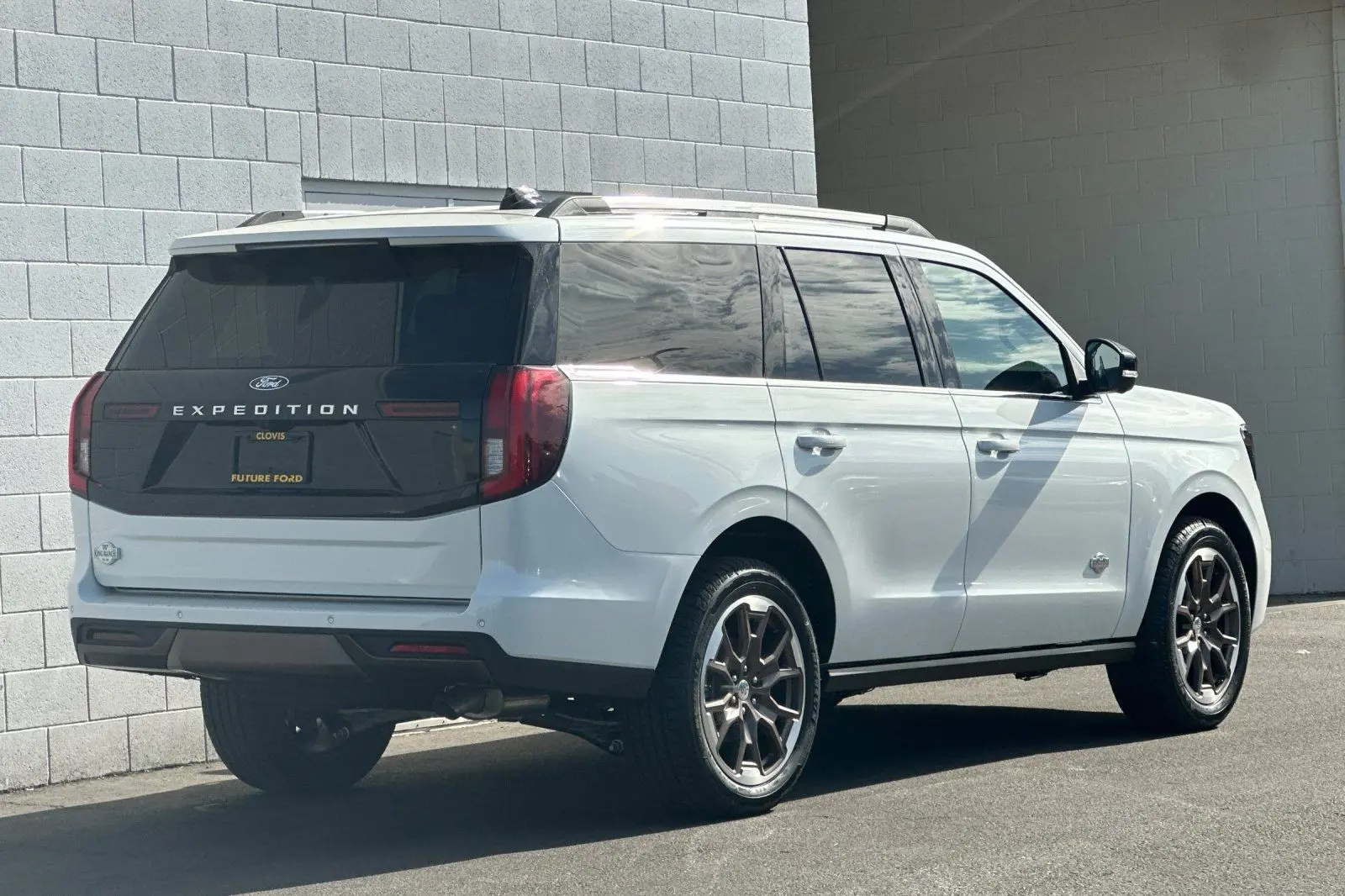 2027 Ford Expedition King Ranch 4WD photo 3