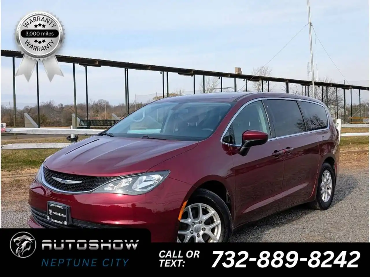 2018 Chrysler Pacifica LX's photo
