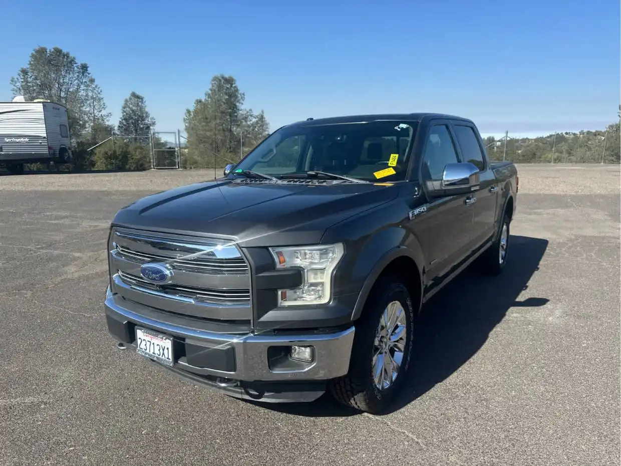 2015 Ford F-150 Lariat 4WD SuperCrew 145 in's photo