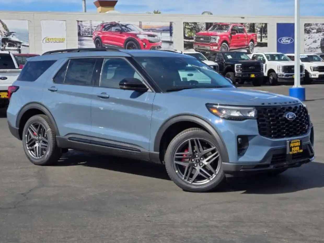 2026 Ford Explorer ST 4WD's photo