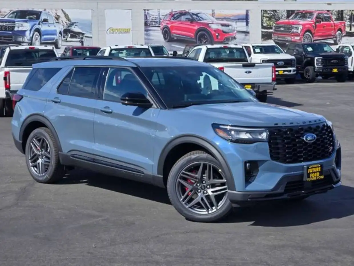 2026 Ford Explorer ST 4WD's photo