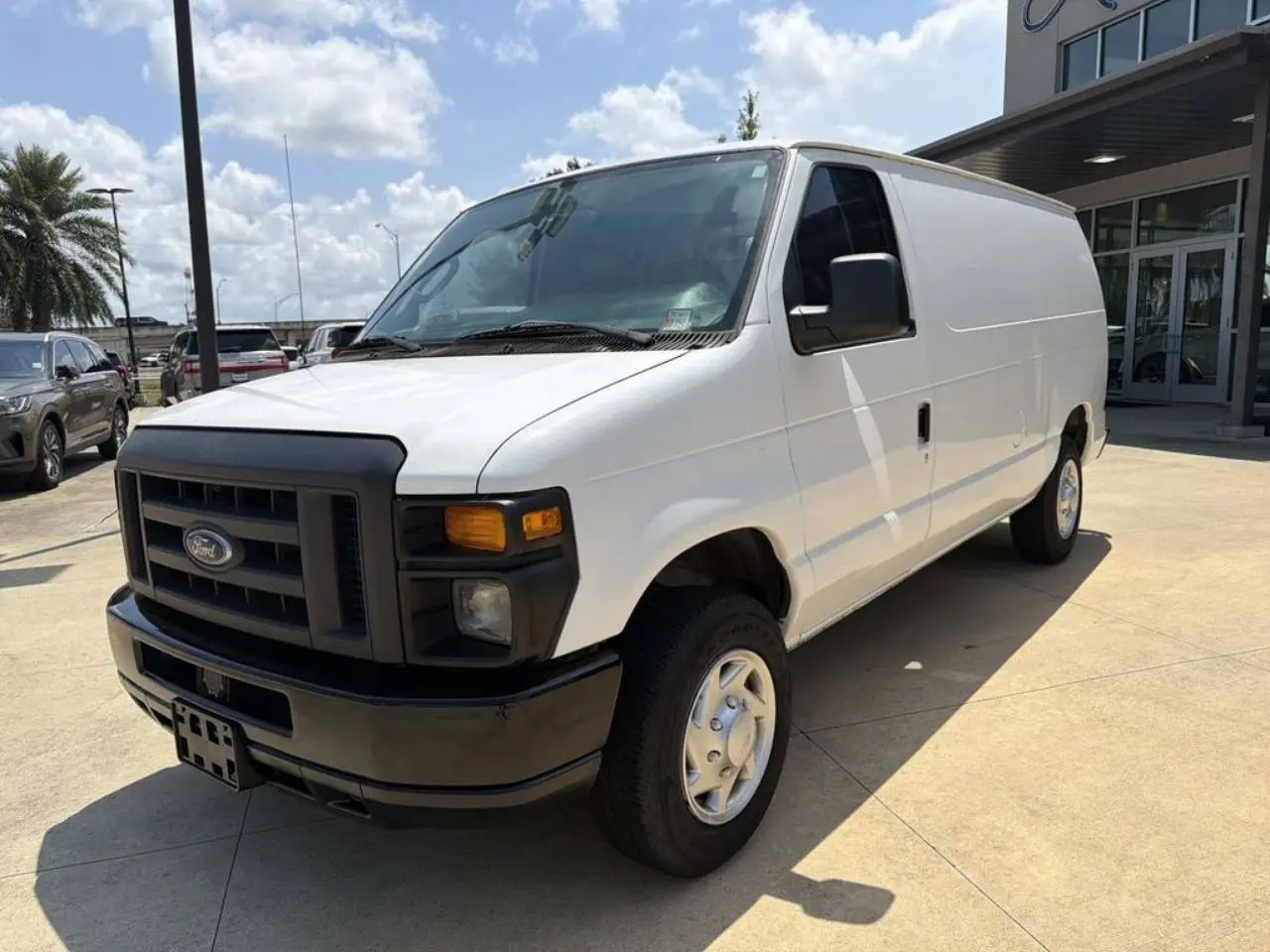 2013 Ford E-Series E-150 Van photo 4