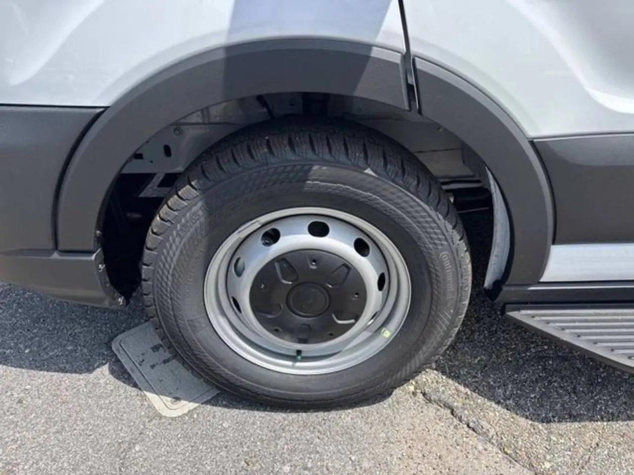 2026 Ford Transit XL 350 Med Roof Sliding Pass. 148 photo 3