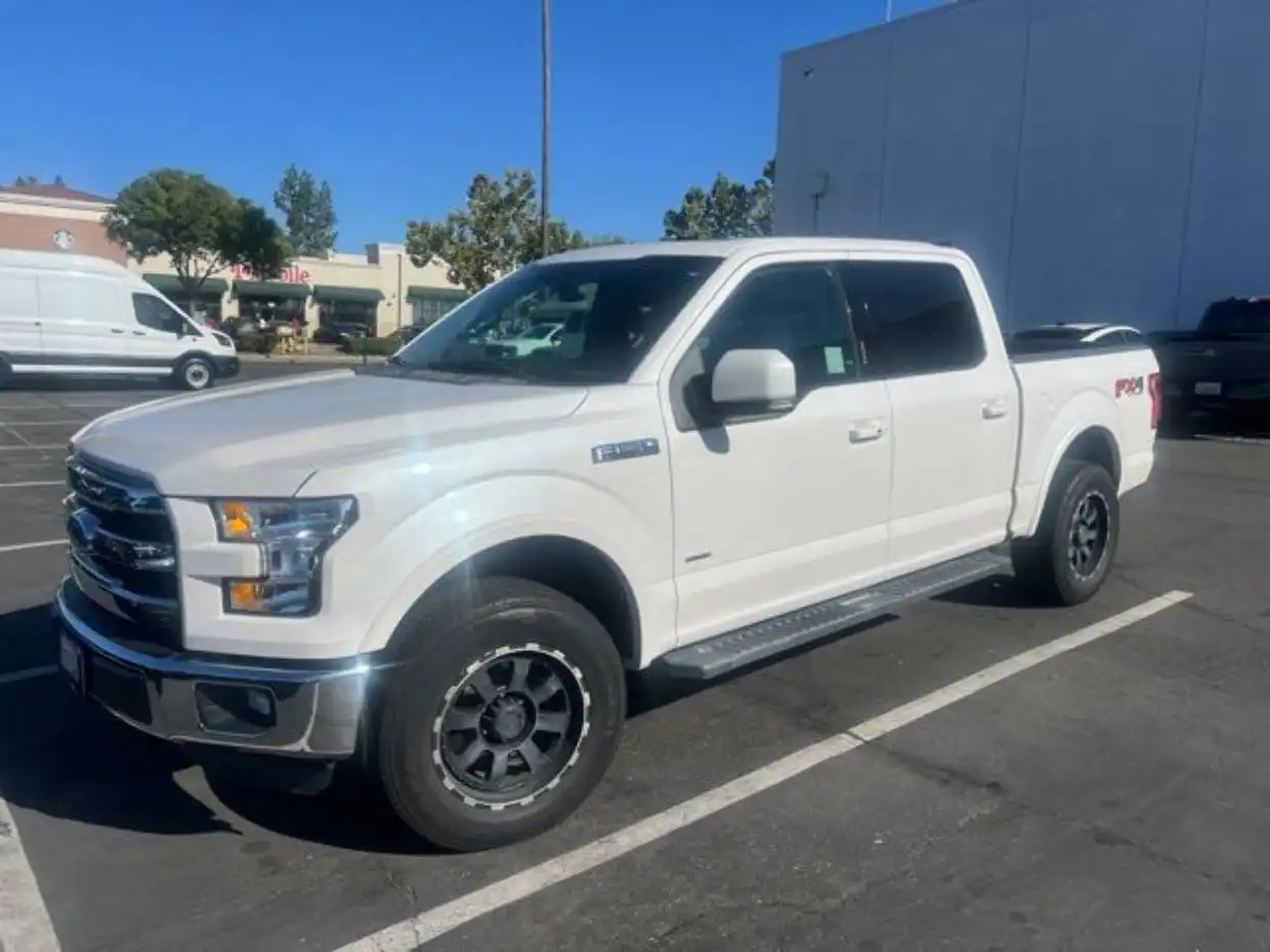 2016 Ford F-150 Lariat 4WD SuperCrew 5-1/2' Box's photo