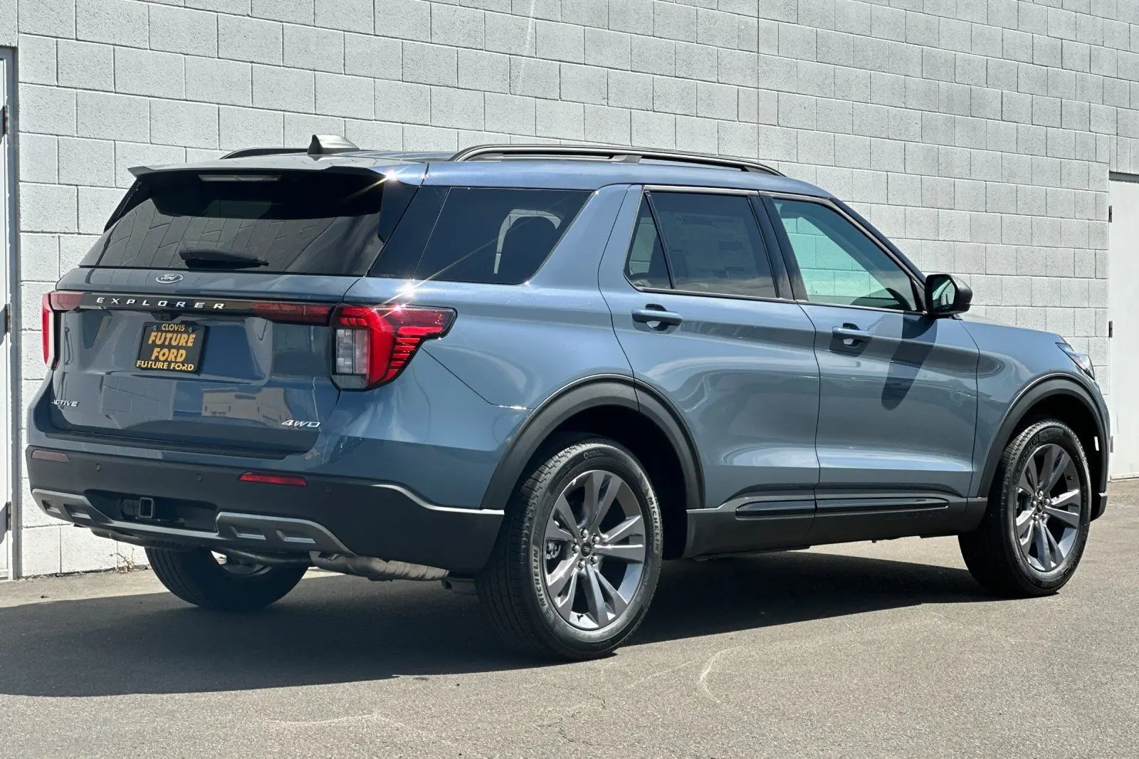 2026 Ford Explorer Active 4WD photo 3