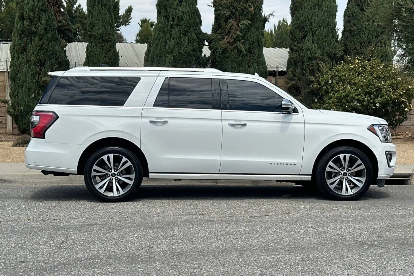2021 Ford Expedition Platinum 4WD MAX photo 3