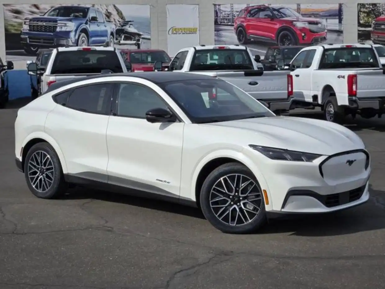 2026 Ford Mustang-Mach-e Premium's photo