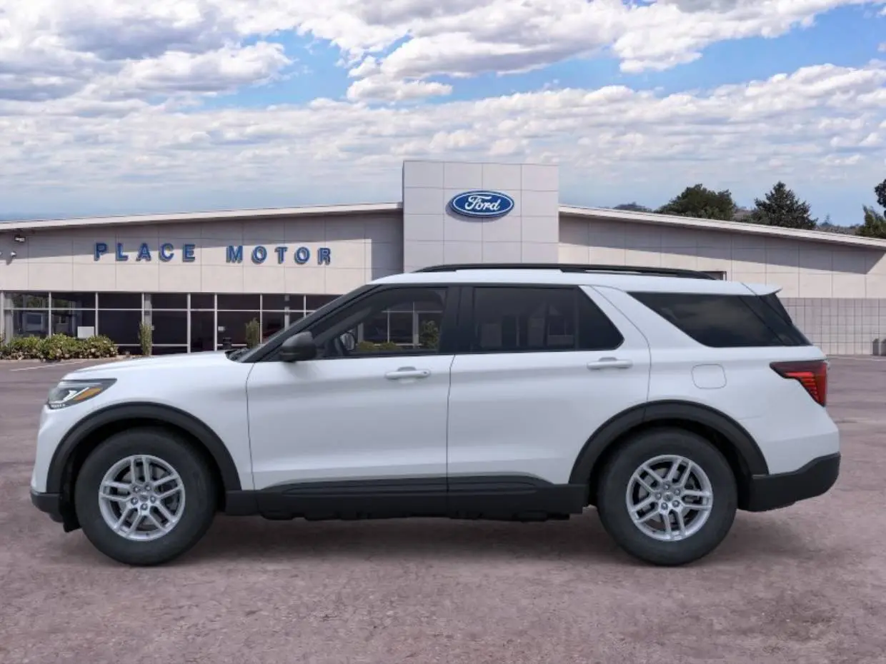 2026 Ford Explorer Active 4WD photo 3