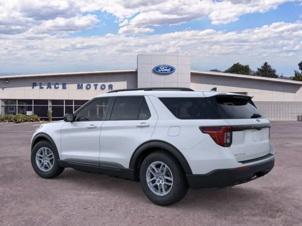 2026 Ford Explorer Active 4WD photo 4
