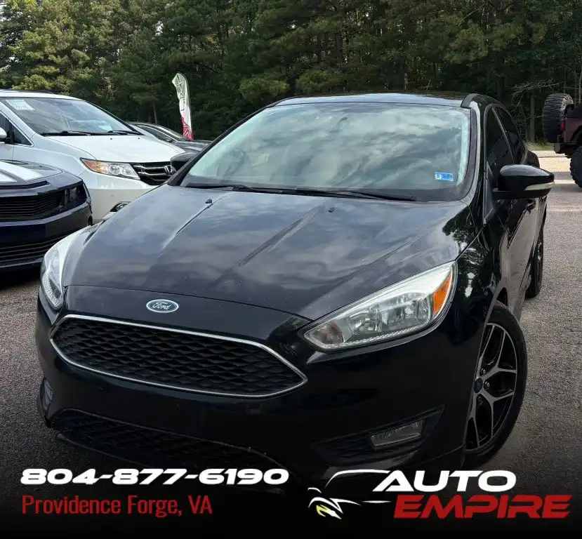 2015 Ford Focus SE Sedan's photo