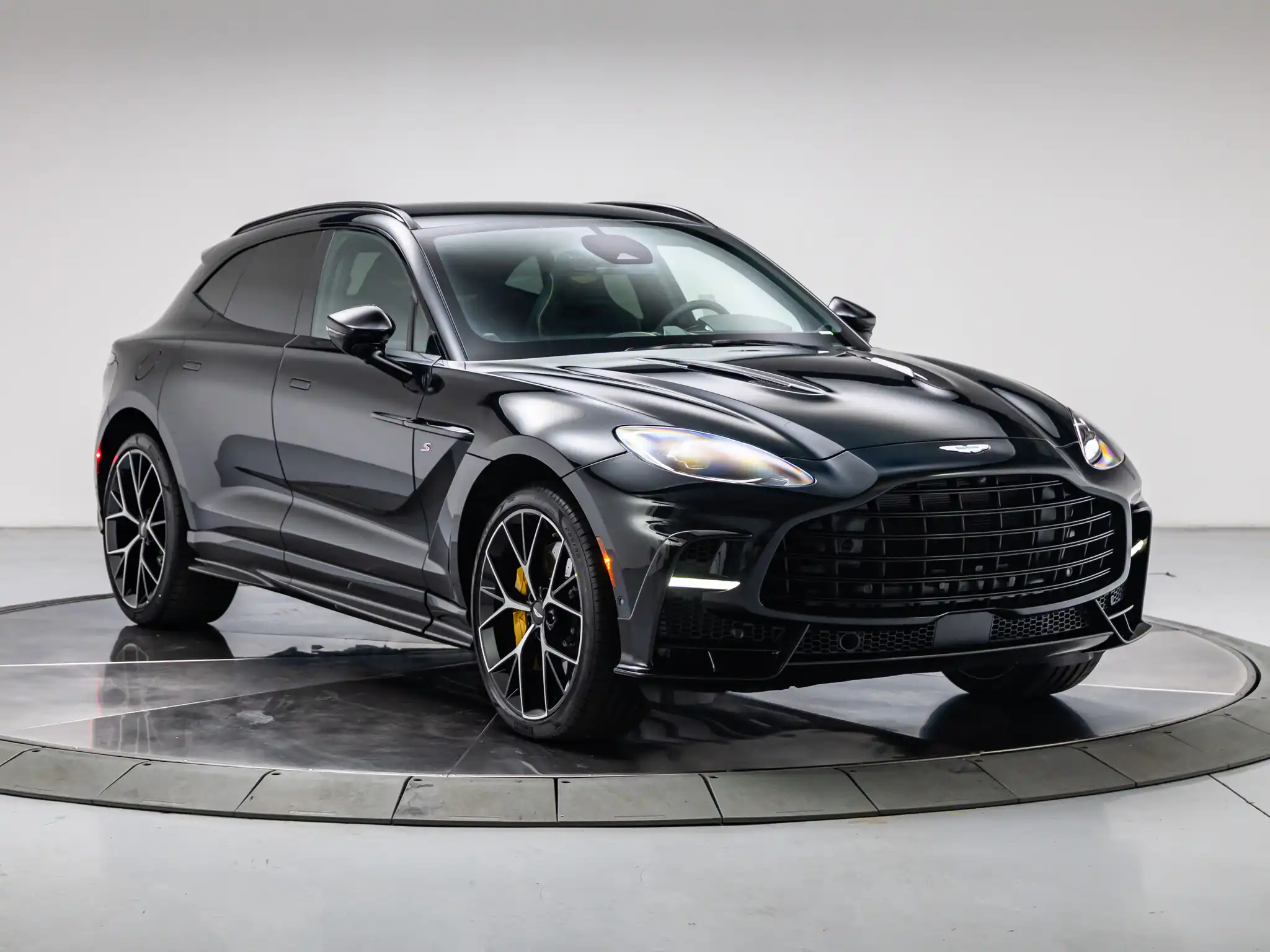 2026 Aston Martin DBX 4.0 V8 S AWD's photo