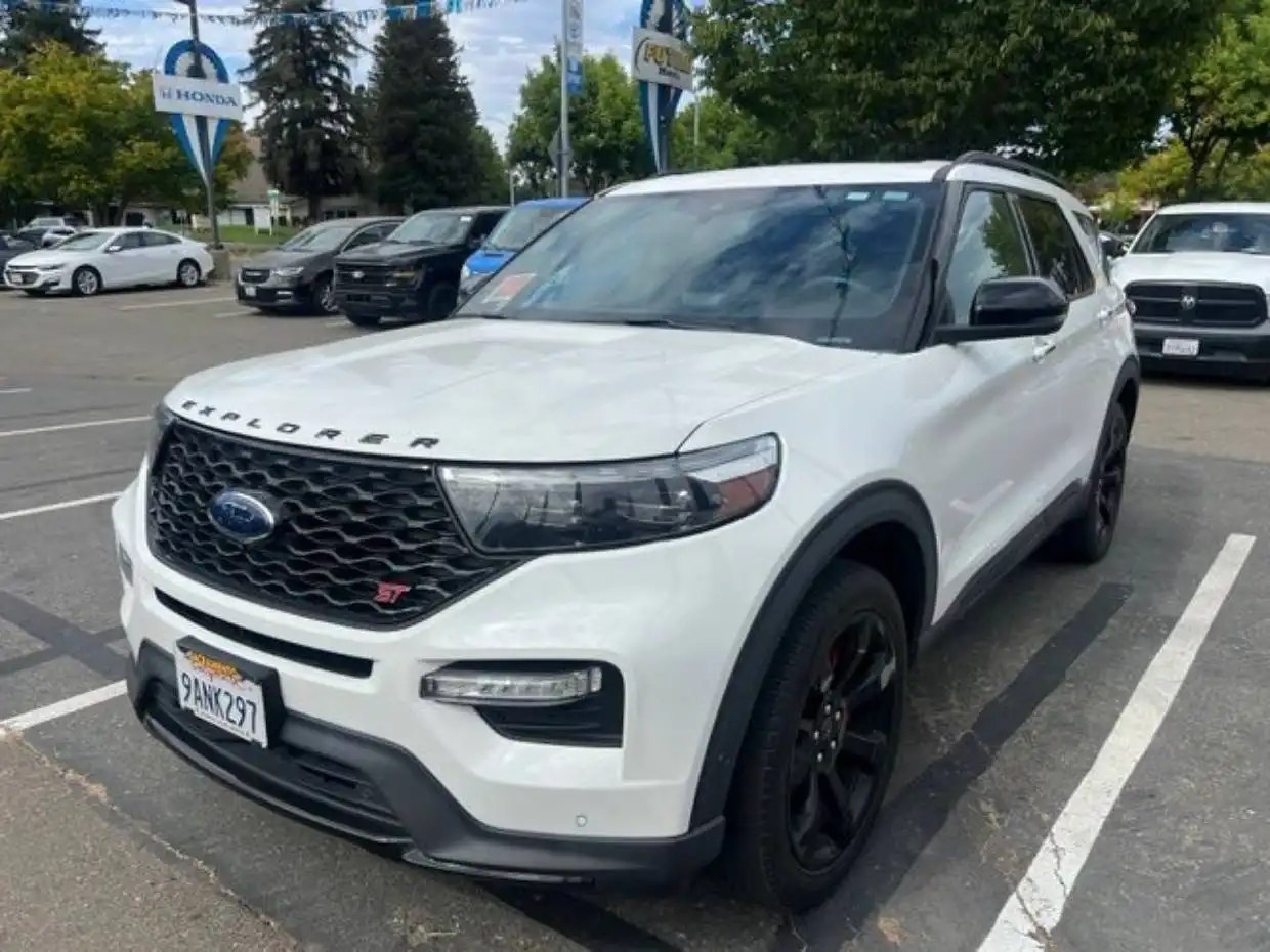 2022 Ford Explorer ST 4WD's photo