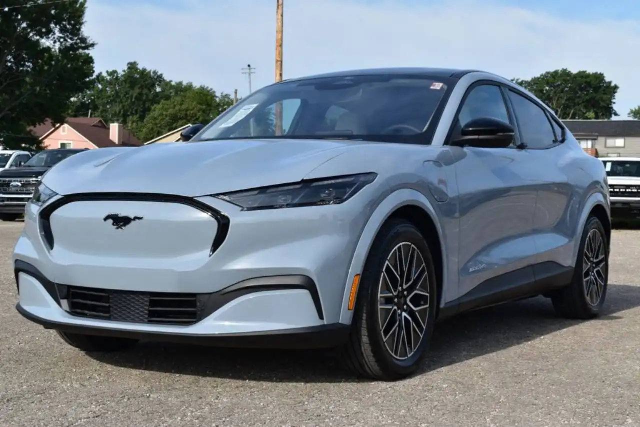 2026 Ford Mustang-Mach-e Premium's photo