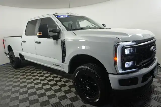 2025 Ford F-350 XL 4WD Crew Cab SRW 8' Box's photo