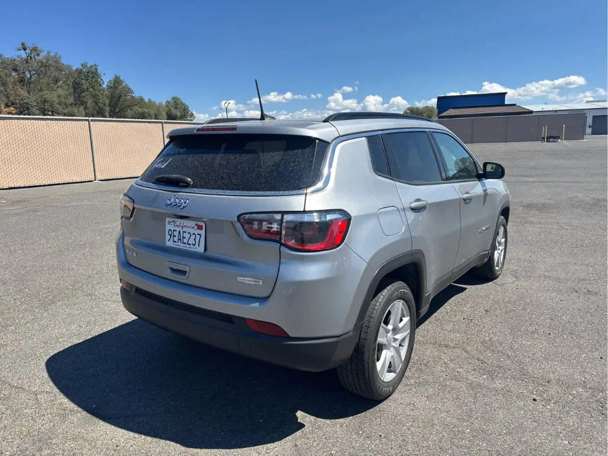2022 Jeep Compass Latitude 4WD photo 5