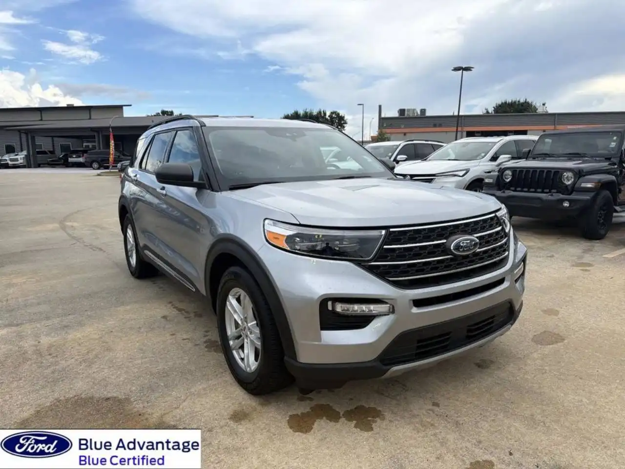 2022 Ford Explorer XLT RWD's photo