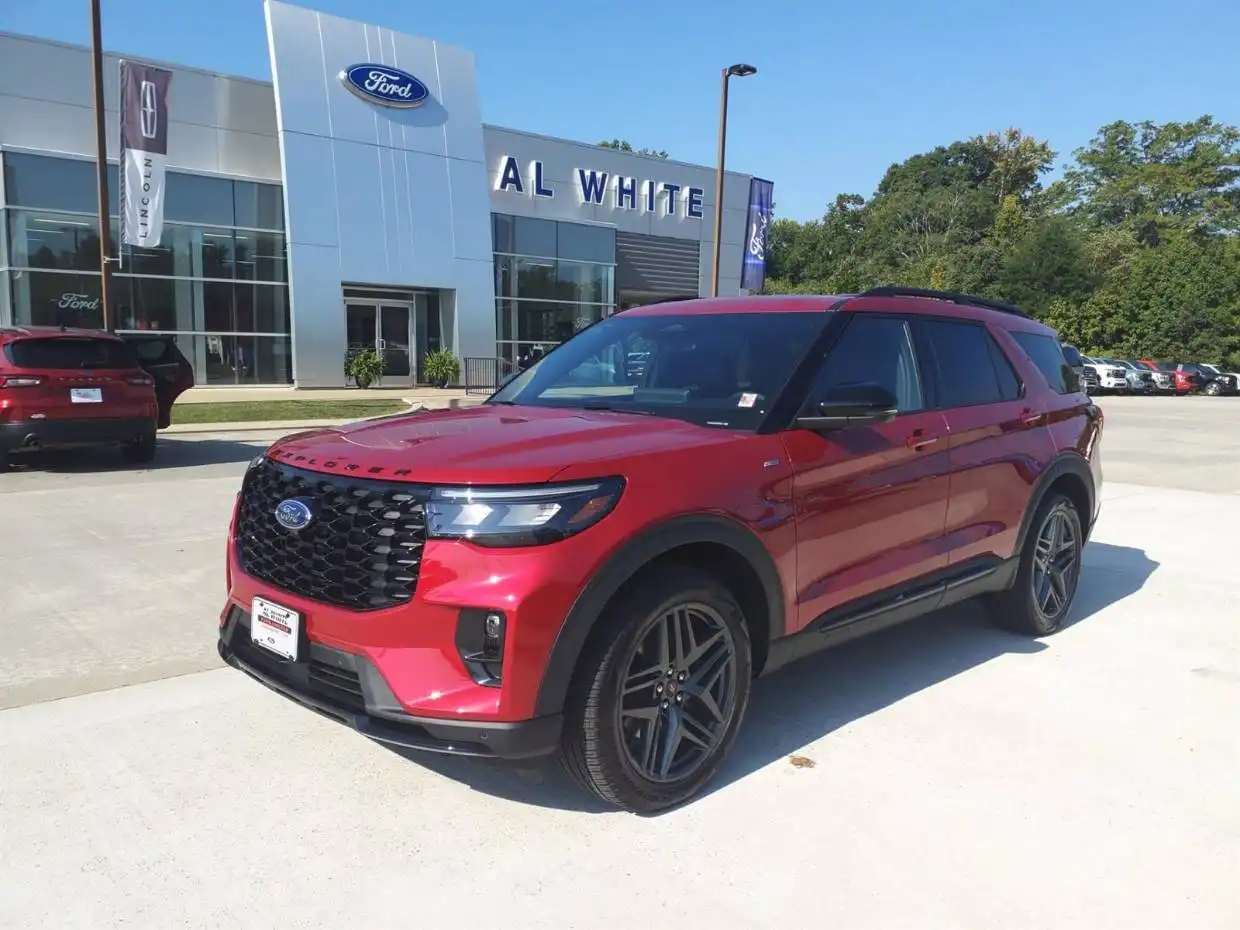2026 Ford Explorer ST-Line 4WD's photo