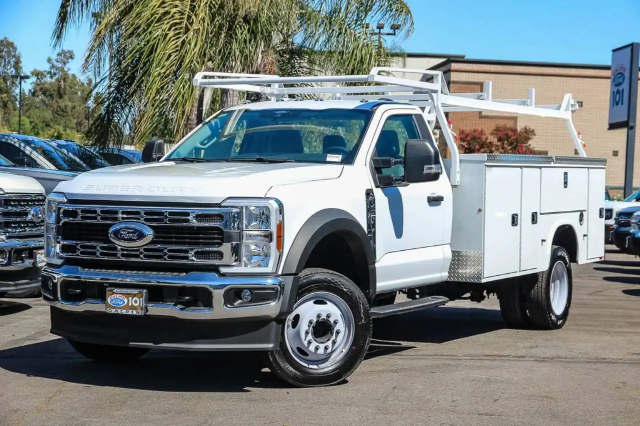 2024 Ford F-450 XL Regular Cab DRW 169 in's photo