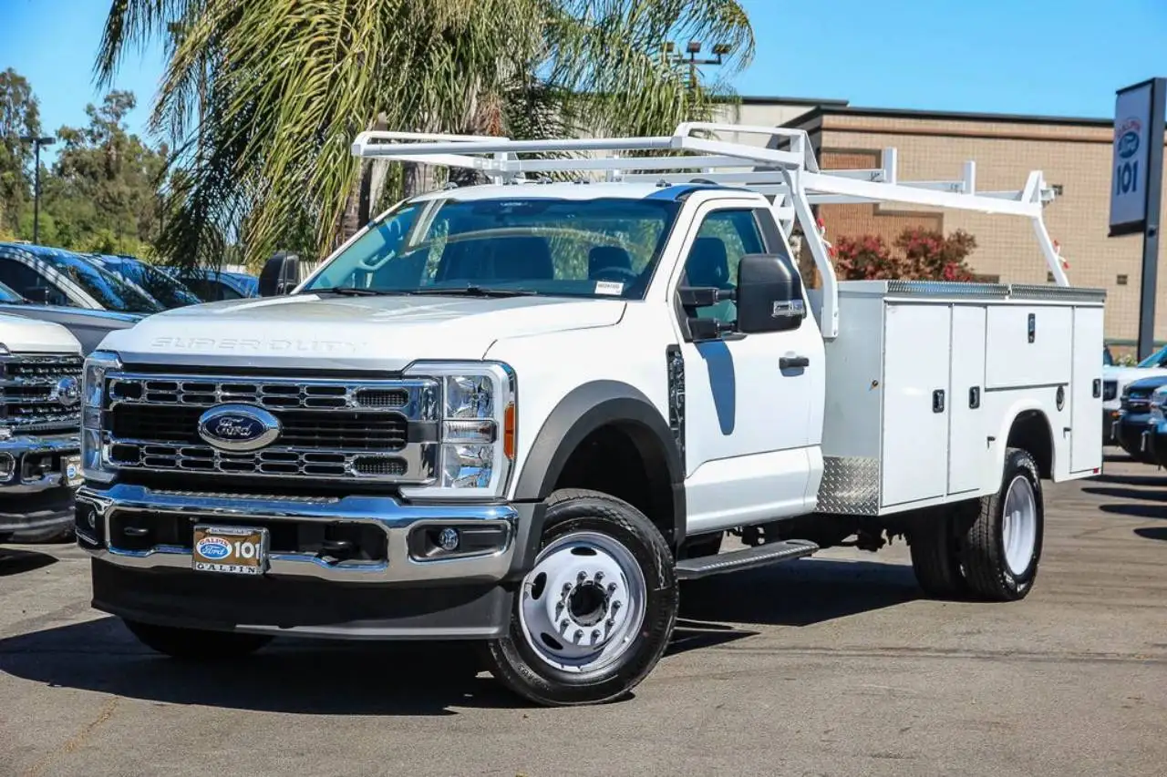 2024 Ford F-450 XL Regular Cab DRW 169 in's photo