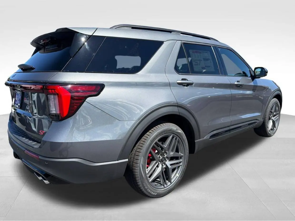 2026 Ford Explorer ST 4WD photo 4