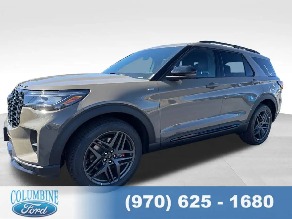 2026 Ford Explorer ST-Line 4WD's photo