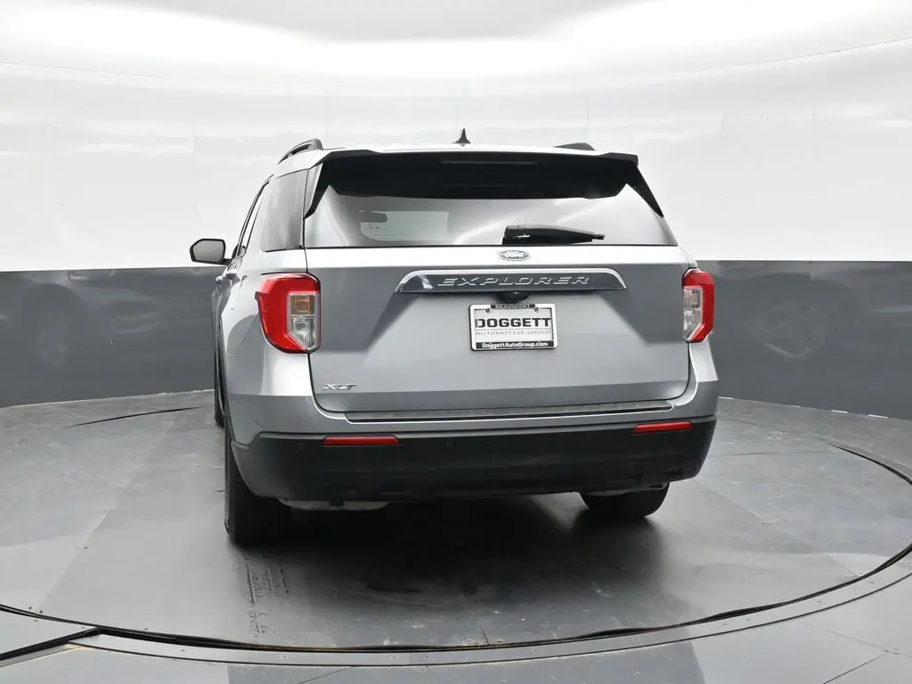 2021 Ford Explorer XLT RWD photo 4