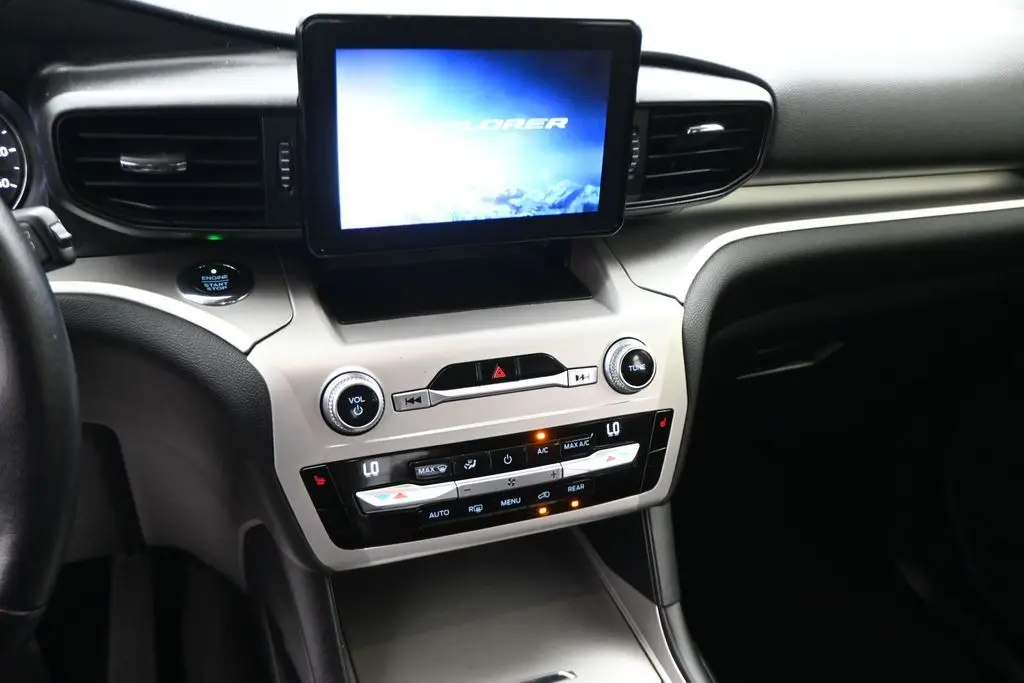2021 Ford Explorer XLT RWD photo 5