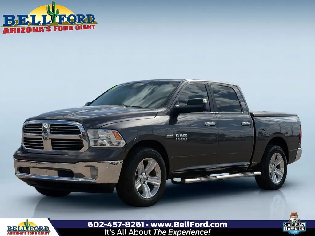 2014 RAM 1500 SLT Crew Cab photo 1