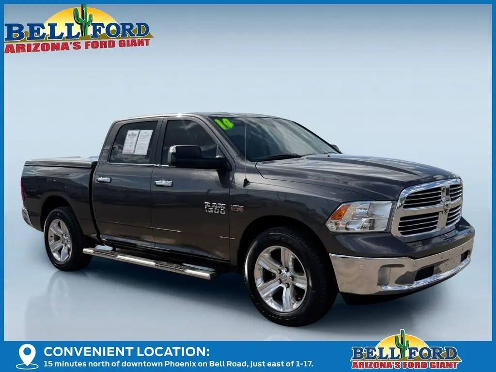 2014 RAM 1500 SLT Crew Cab photo 4