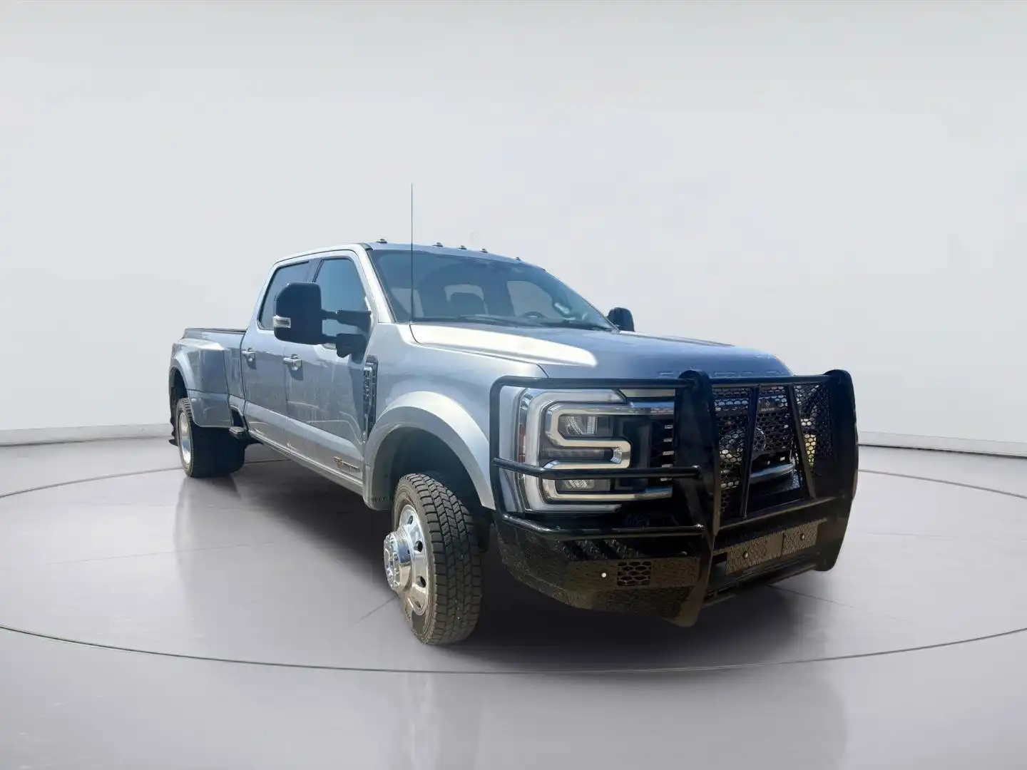 2024 Ford F-450 Lariat 4WD Crew Cab DRW 8' Box's photo