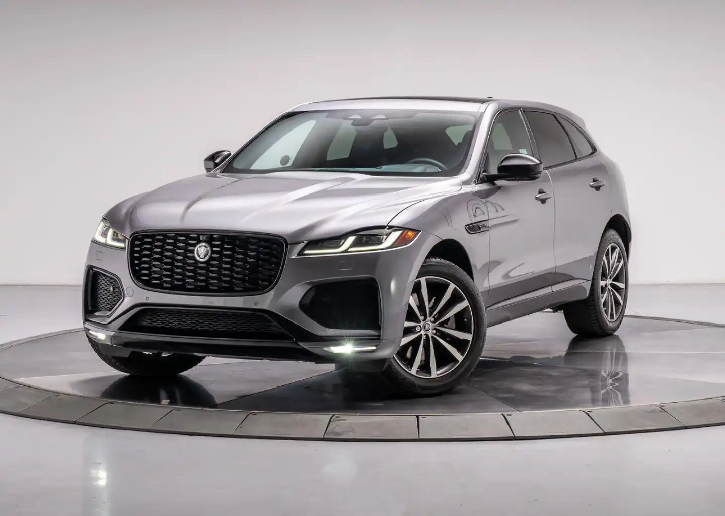 2026 Jaguar F-PACE P250 R-Dynamic S's photo