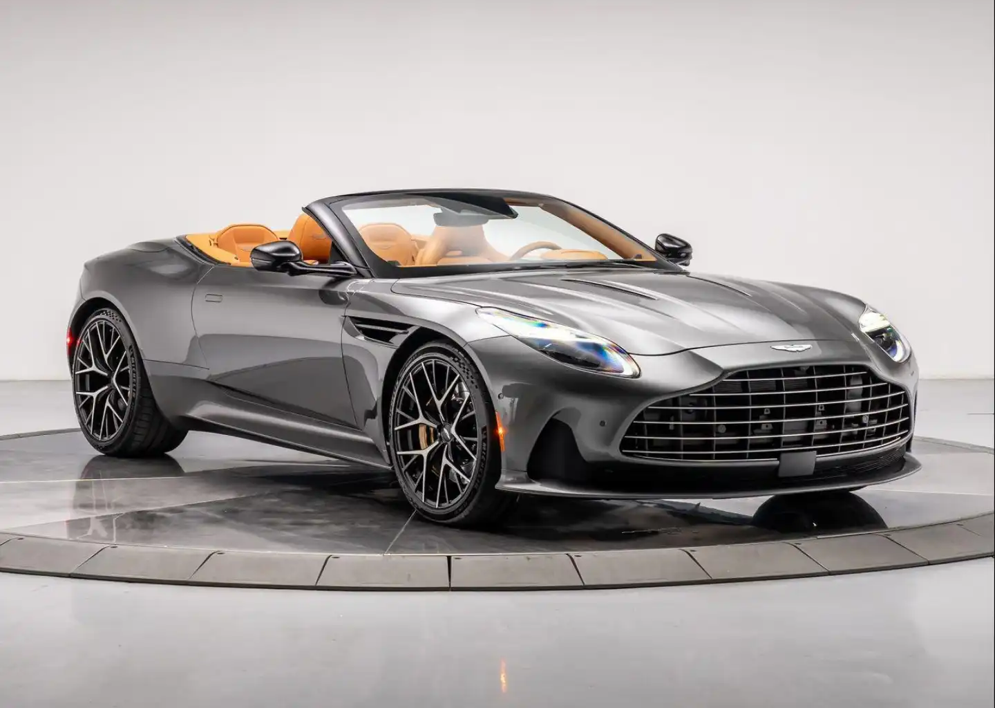 2025 Aston Martin DB12 Volante's photo