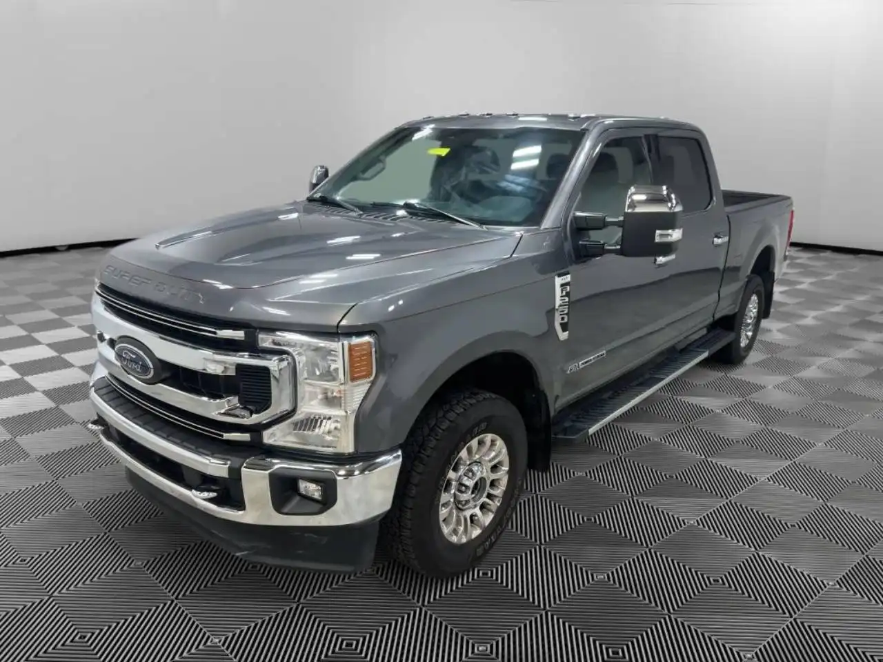 2021 Ford F-250 XLT 4WD Crew Cab 8' Box's photo