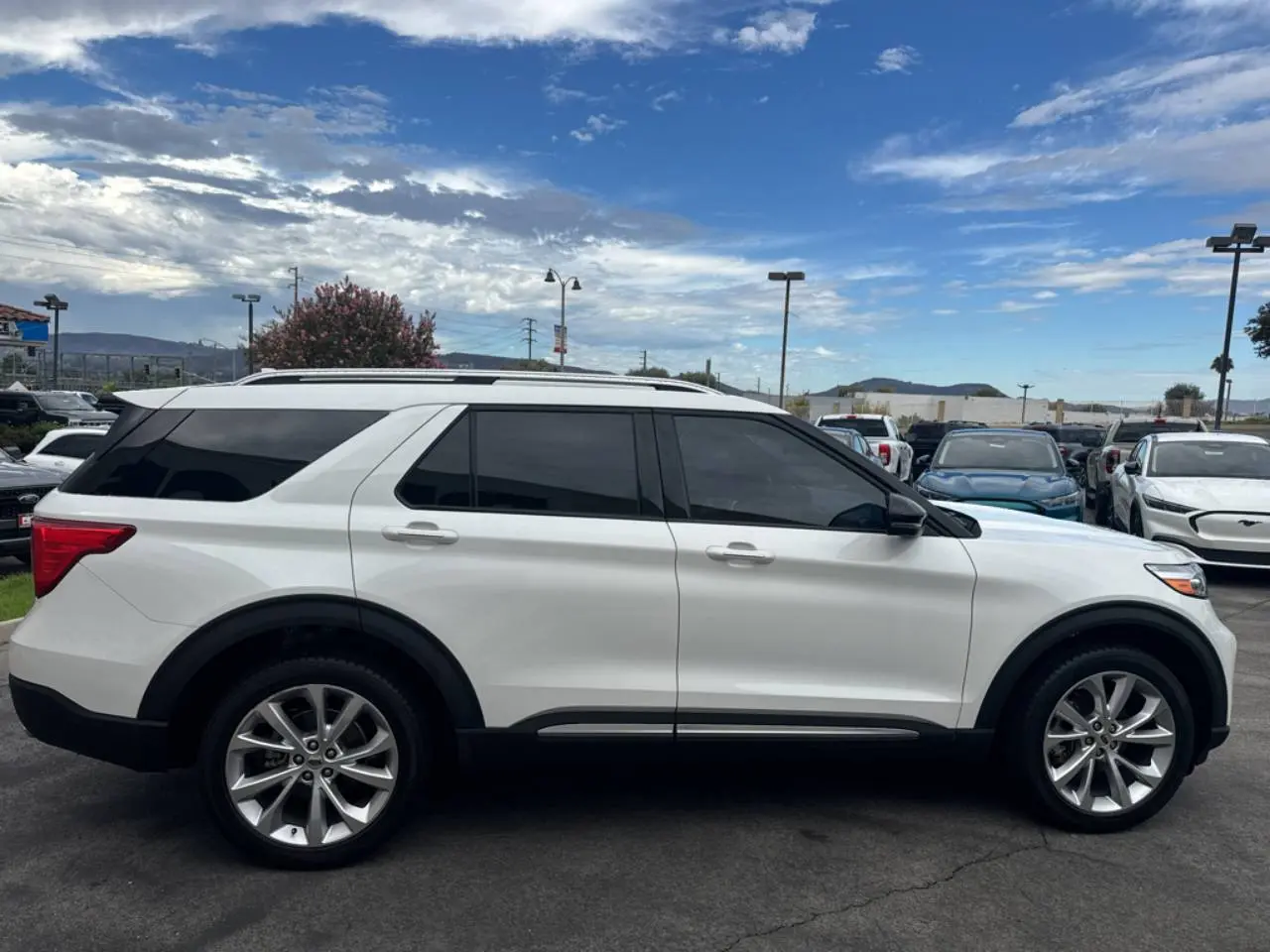 2022 Ford Explorer Platinum 4WD photo 4