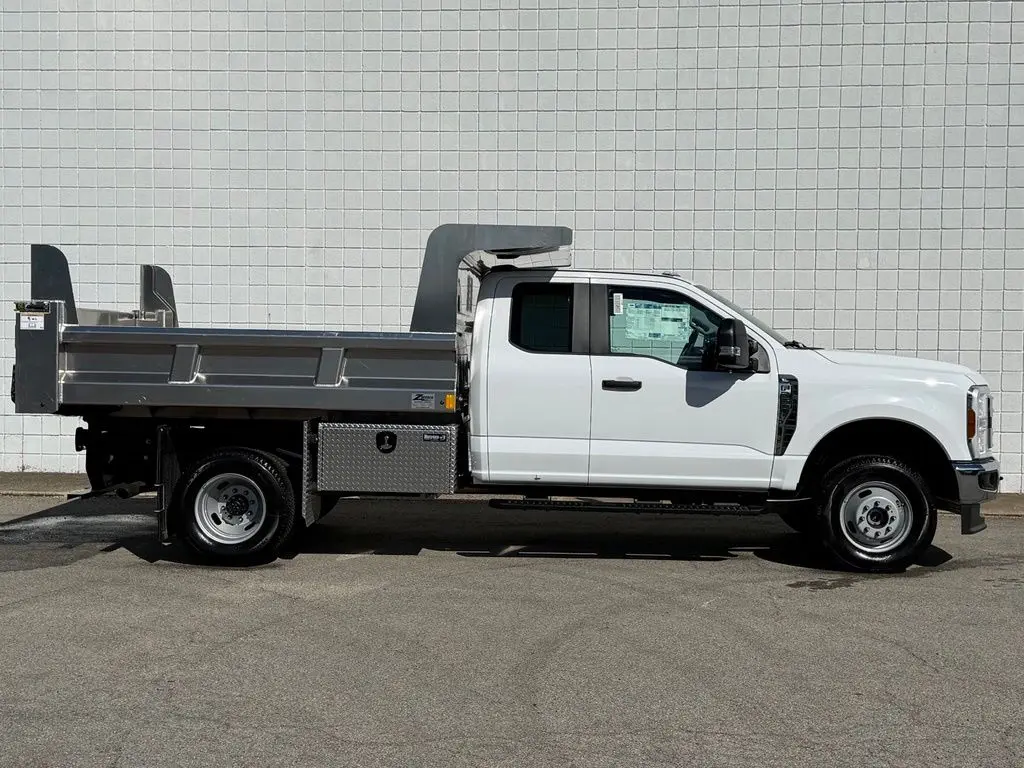 2026 Ford F-350 XL 4WD SuperCab DRW 168 in photo 4
