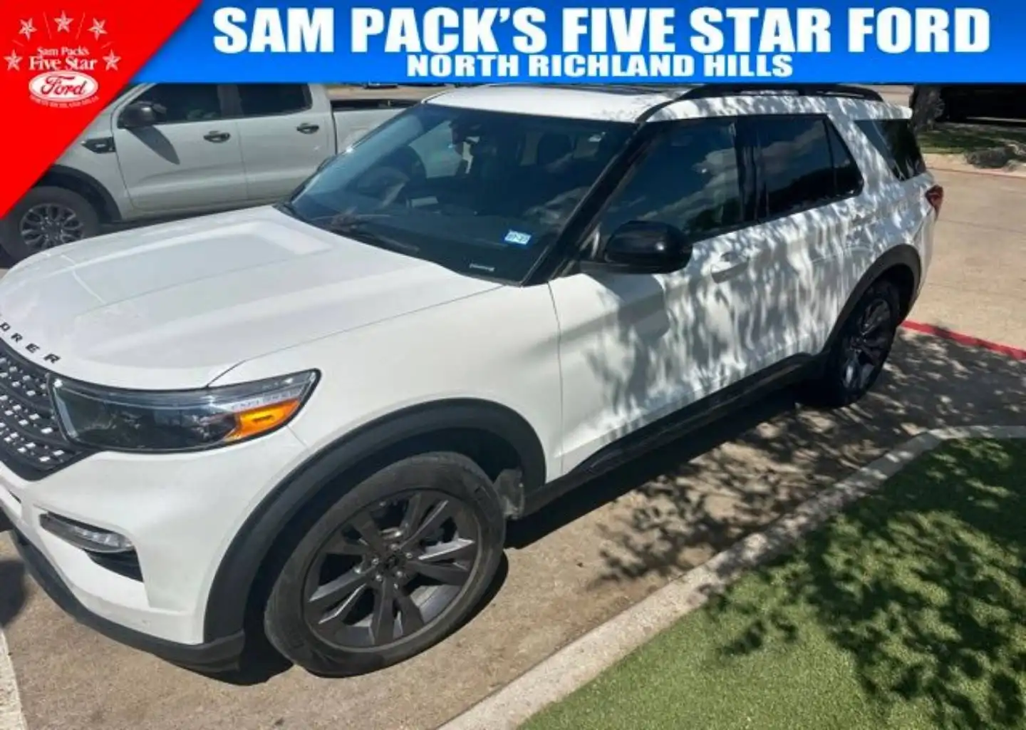 2023 Ford Explorer XLT RWD's photo