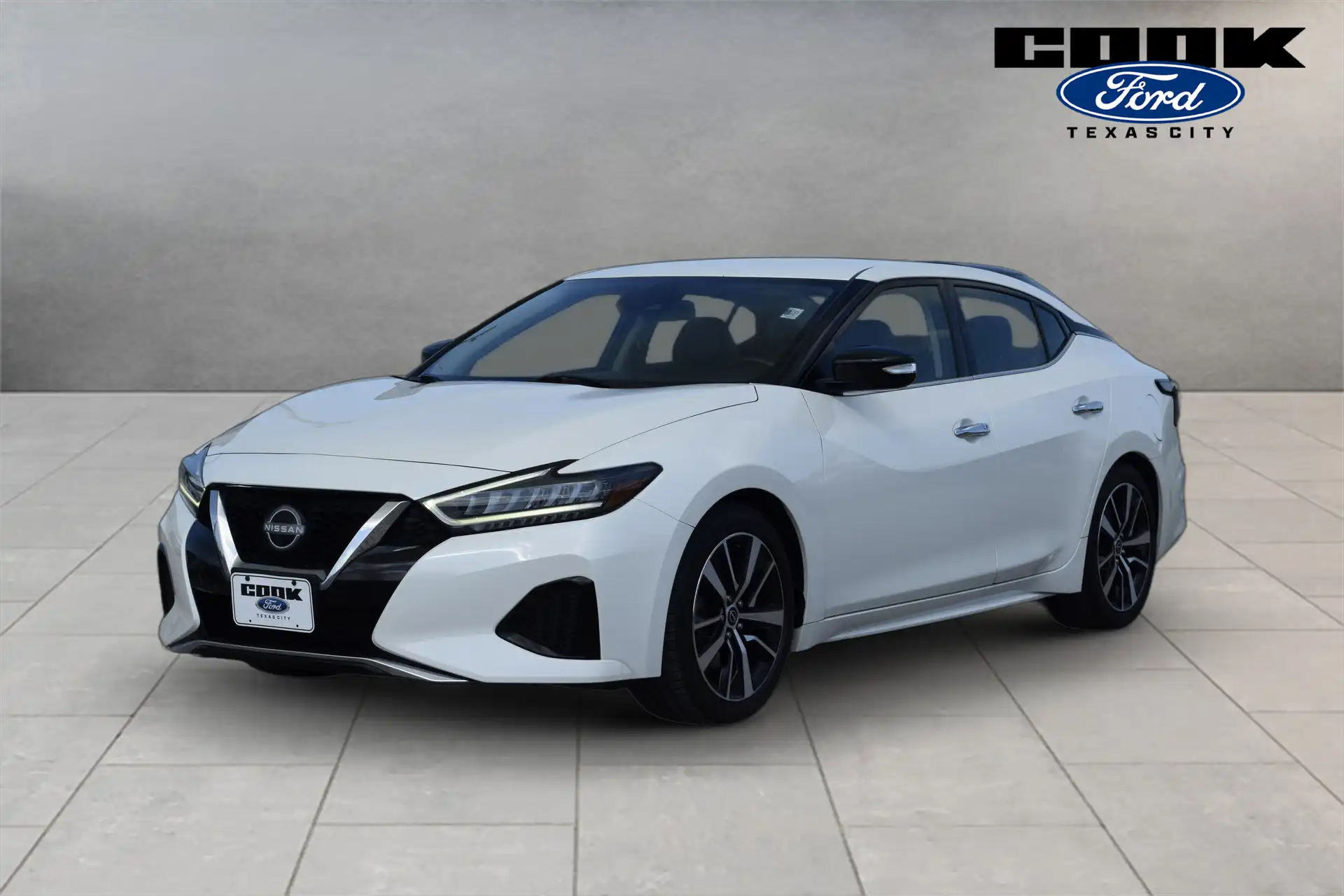2023 Nissan Maxima SV's photo