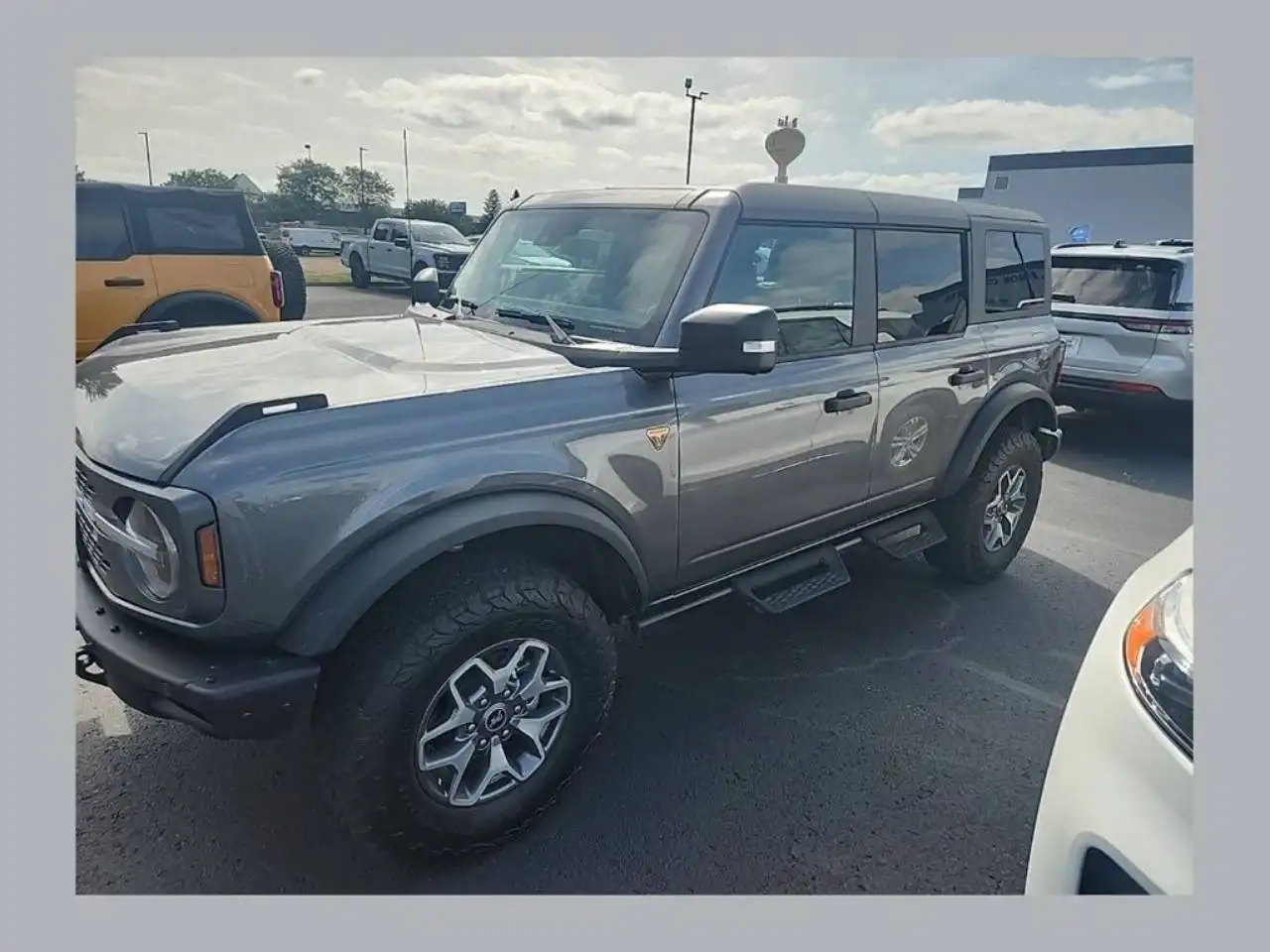 2024 Ford Bronco Badlands 4WD's photo