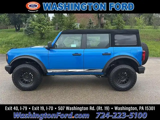 2025 Ford Bronco Base 4WD's photo