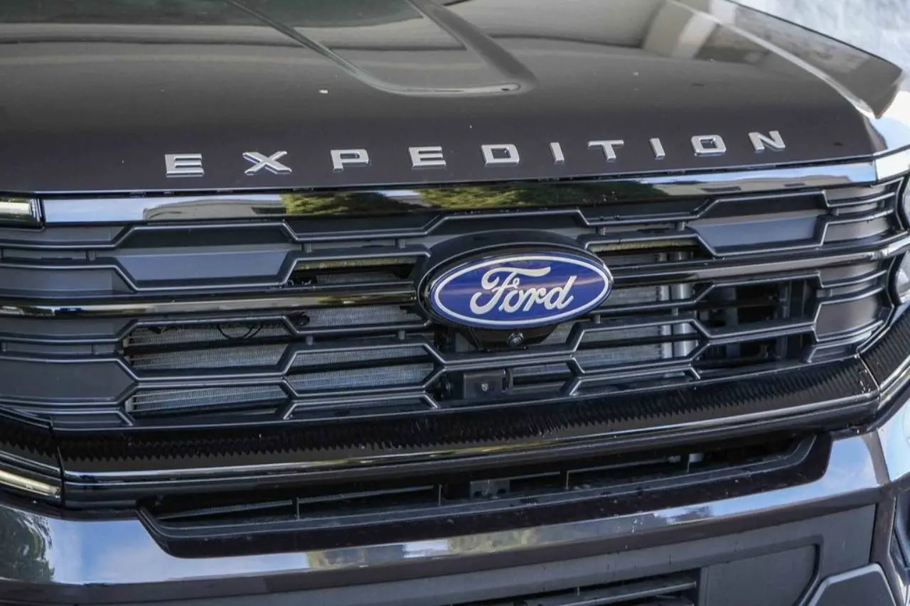 2025 Ford Expedition Active photo 5