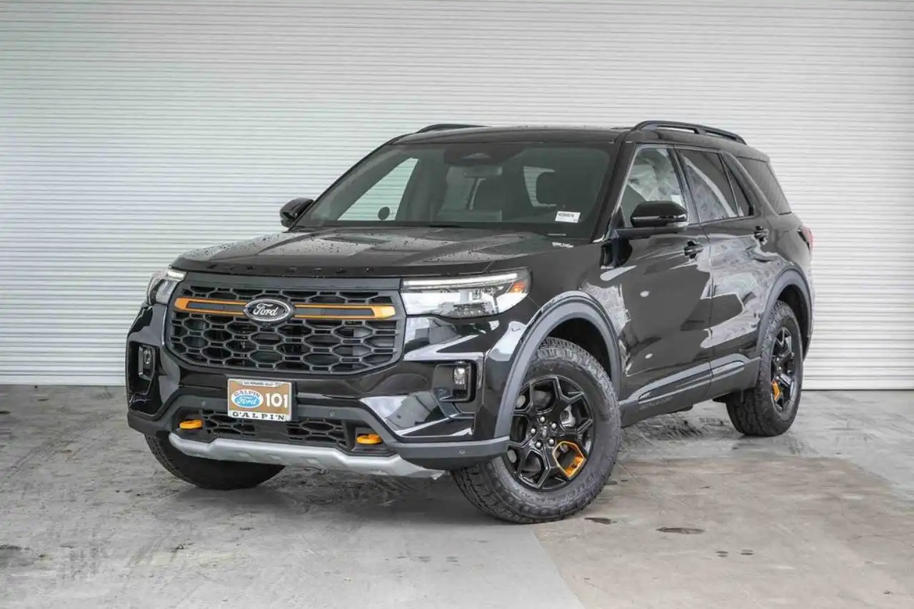 2026 Ford Explorer Tremor 4WD's photo